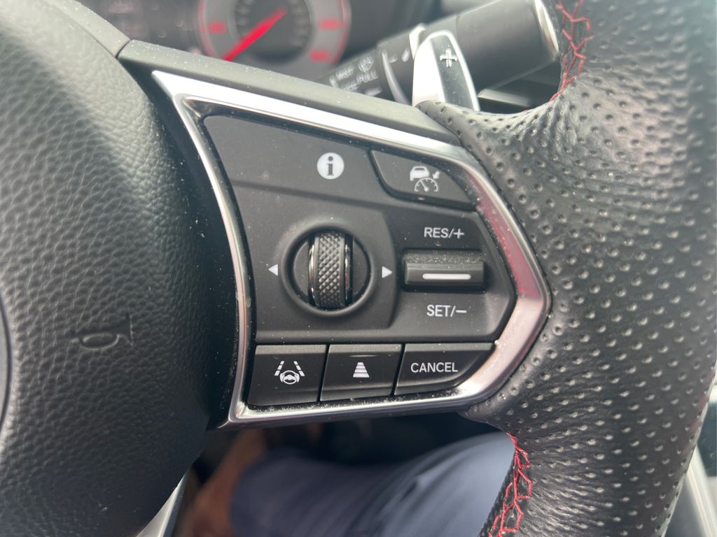 Vehicle image 24 of 40