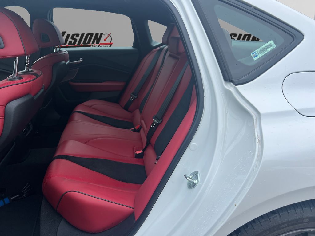 Vehicle image 8 of 40