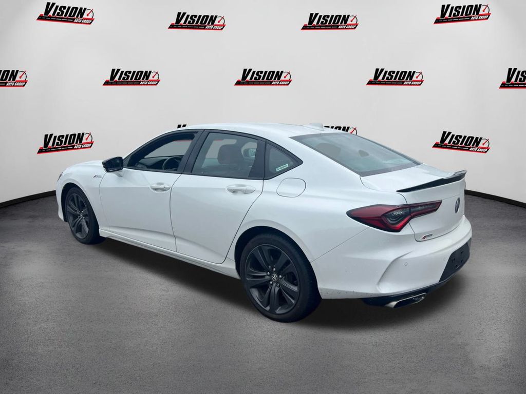 Vehicle image 6 of 40