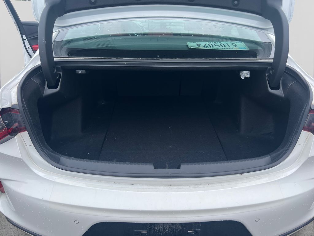 Vehicle image 10 of 40