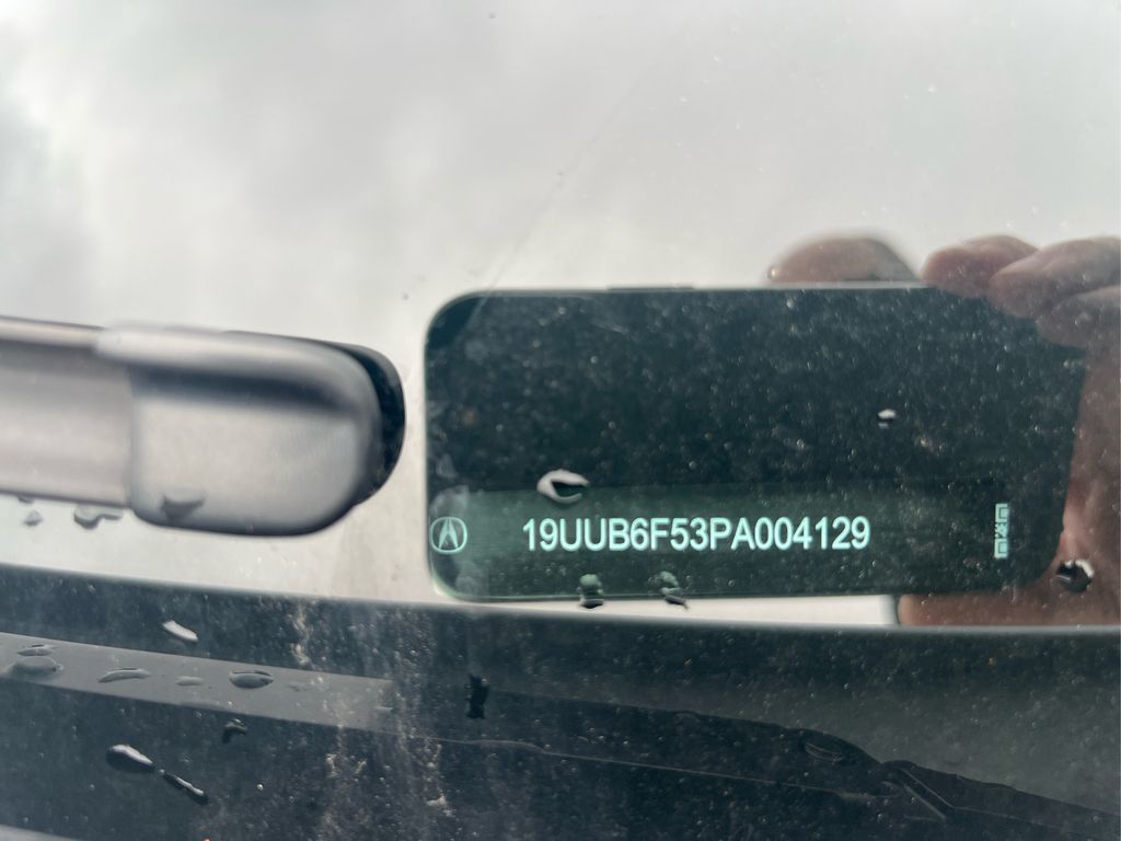 Vehicle image 16 of 40