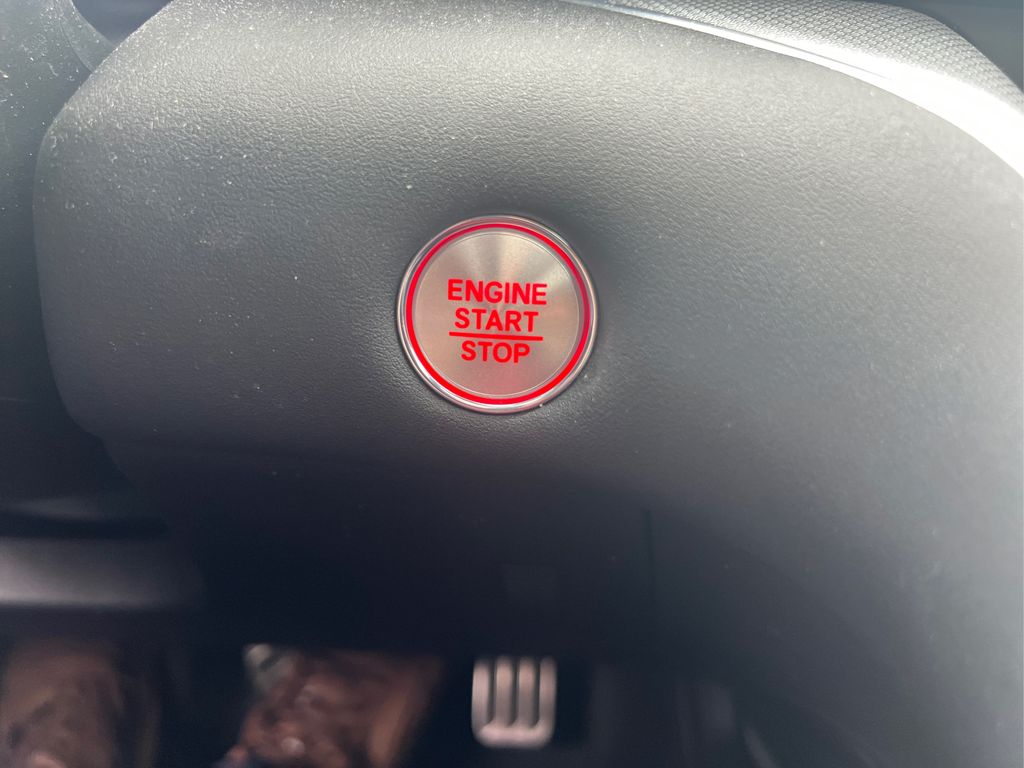 Vehicle image 31 of 40