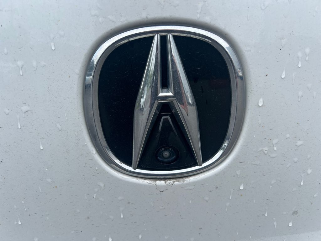 Vehicle image 14 of 40