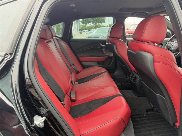 Vehicle image 33 of 36