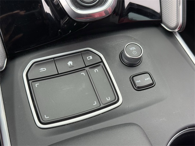 Vehicle image 21 of 36