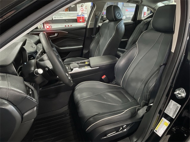 Vehicle image 18 of 35