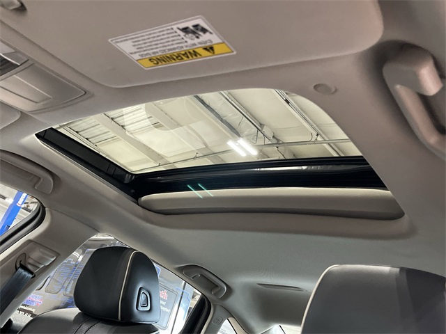 Vehicle image 20 of 35