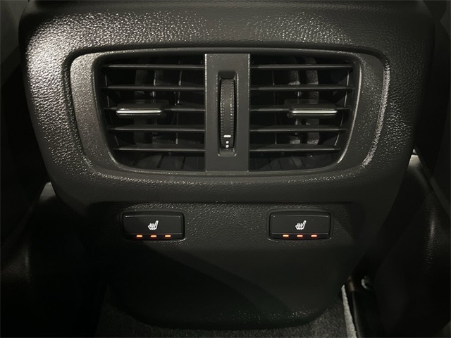 Vehicle image 29 of 35