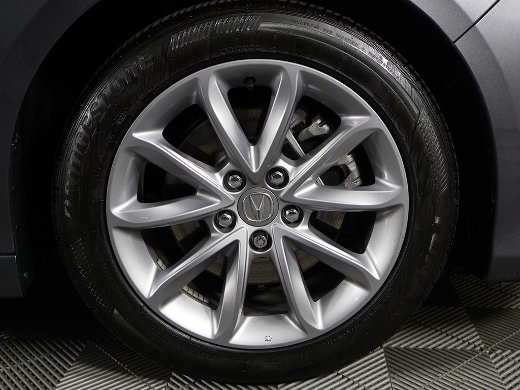 Vehicle image 16 of 48