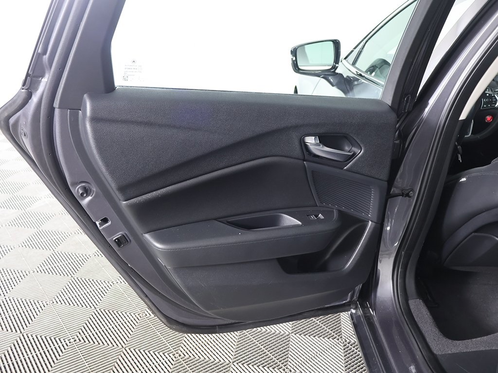 Vehicle image 21 of 48