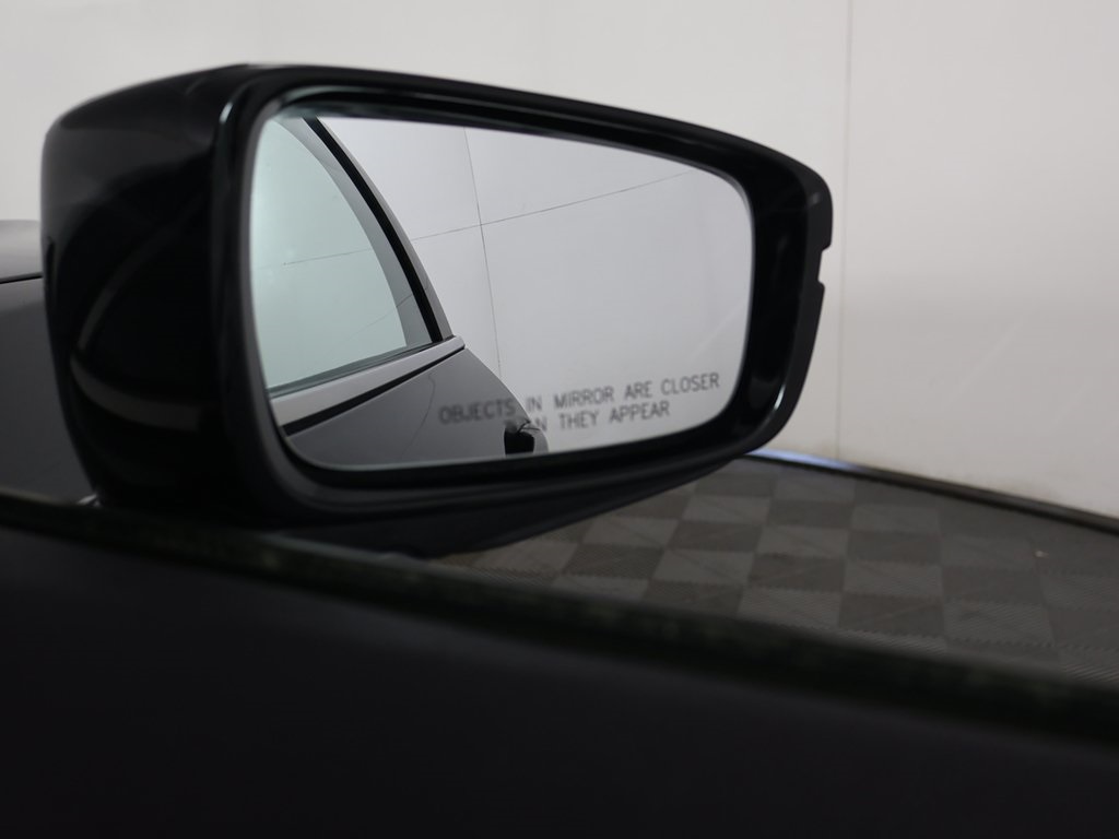 Vehicle image 40 of 48