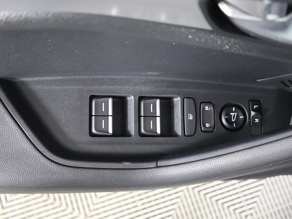 Vehicle image 37 of 48