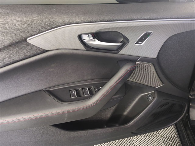 Vehicle image 16 of 30