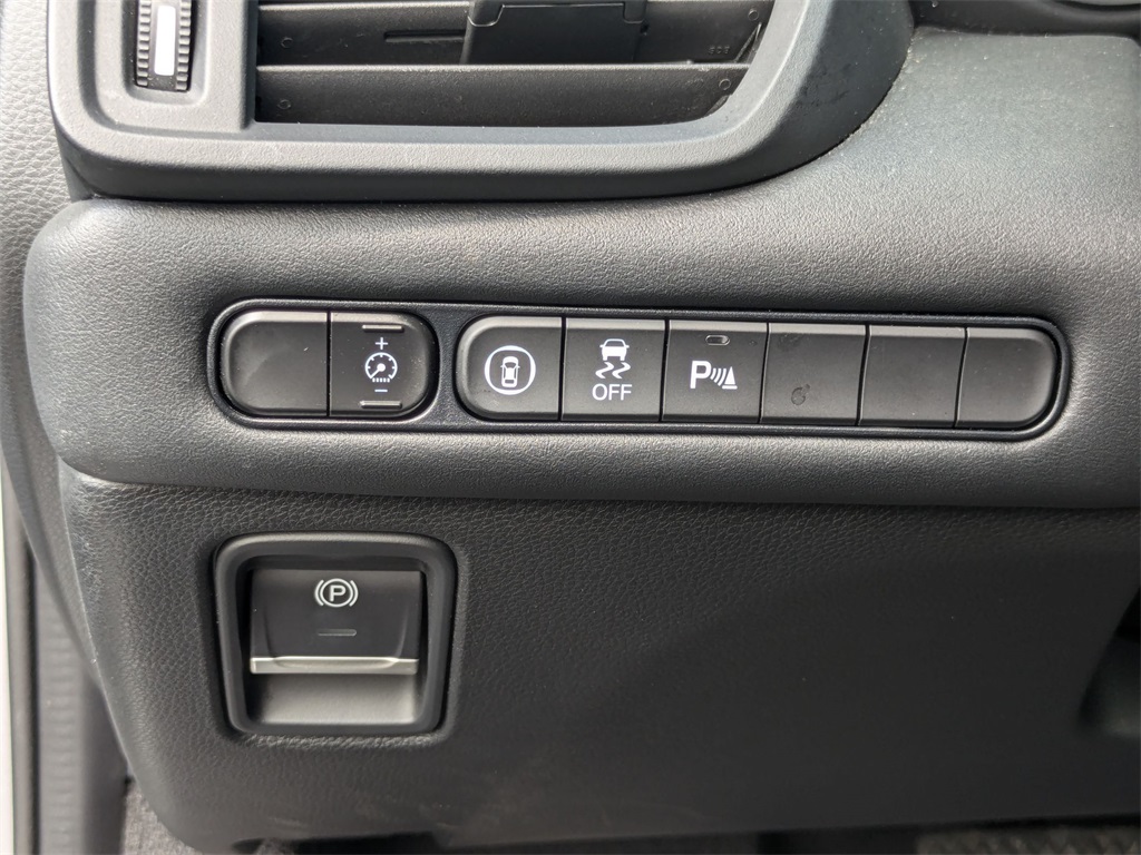 Vehicle image 21 of 29