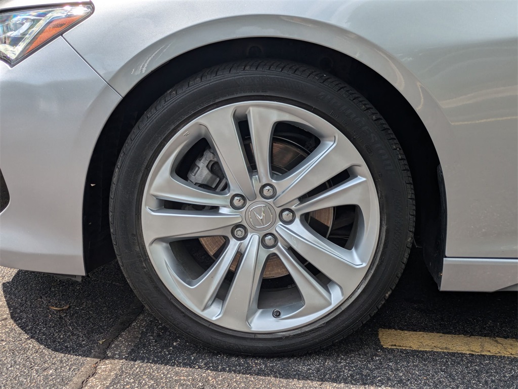 Vehicle image 8 of 29
