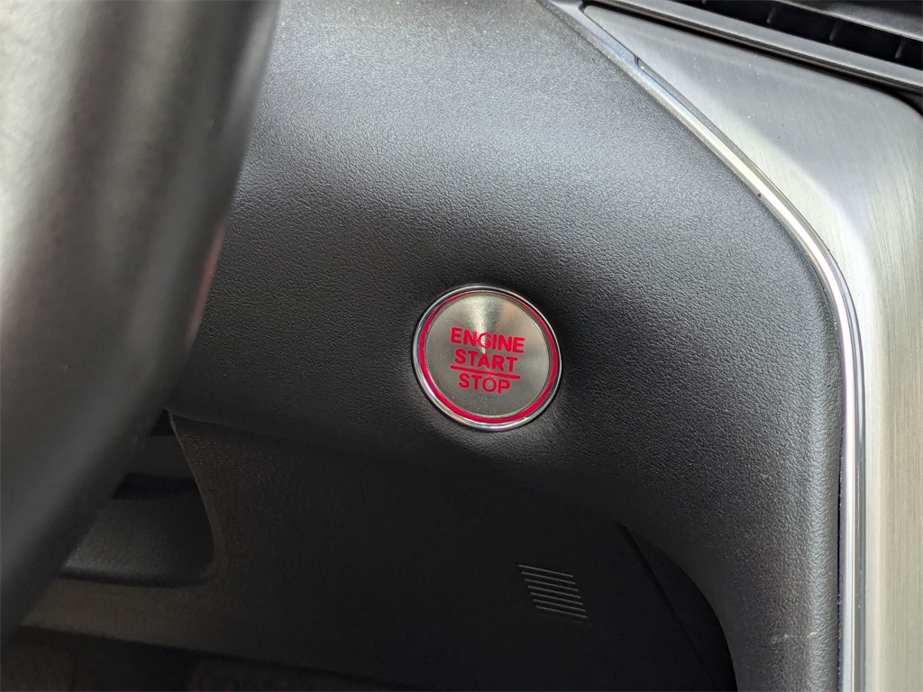 Vehicle image 22 of 29