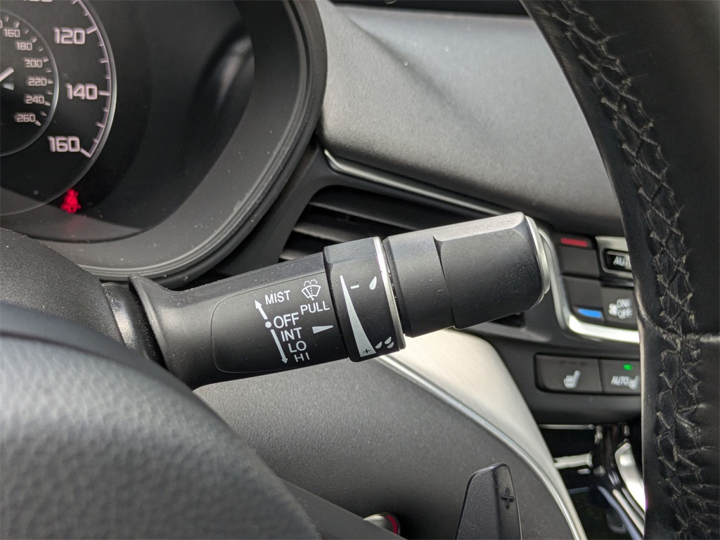 Vehicle image 27 of 29