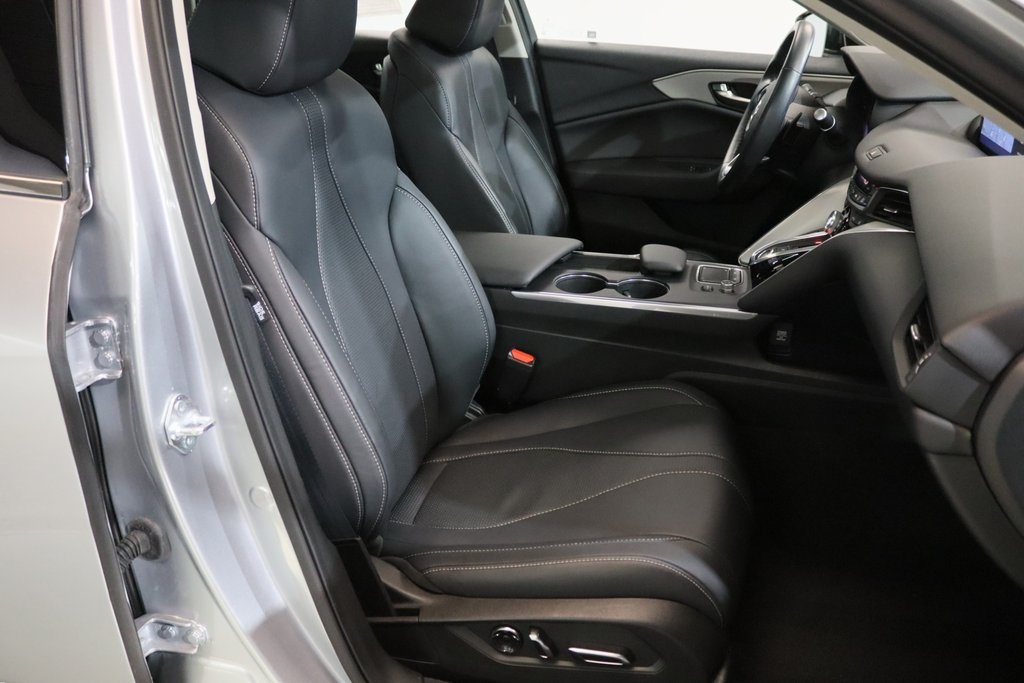 Vehicle image 12 of 28