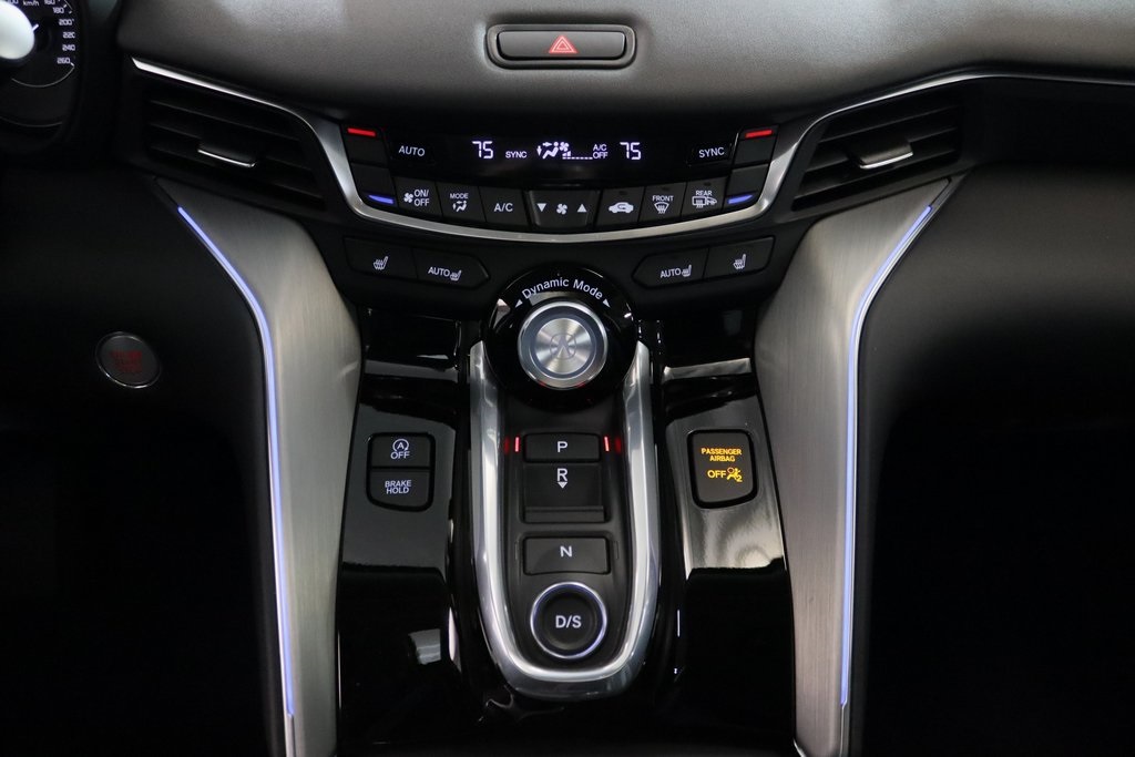 Vehicle image 19 of 28