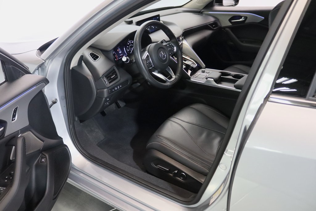 Vehicle image 13 of 28