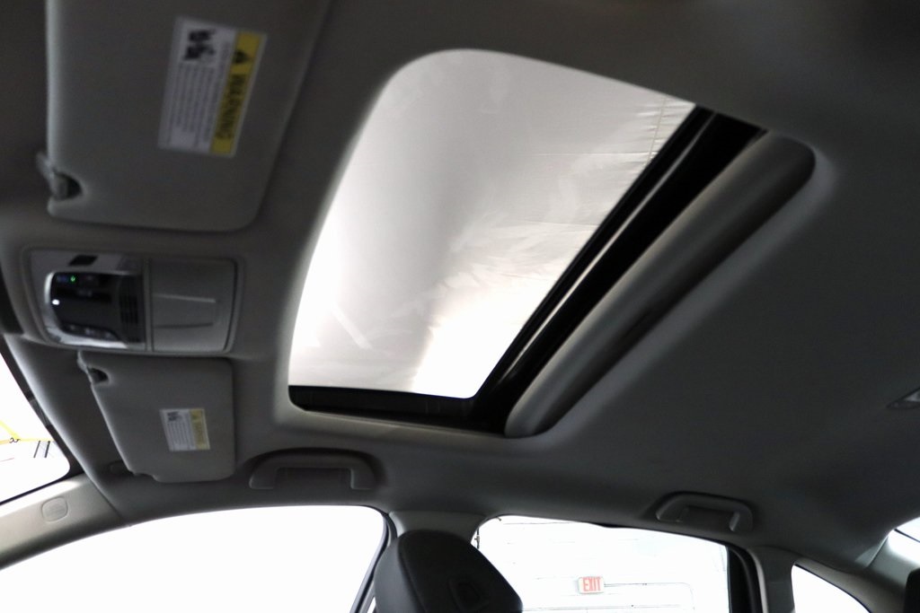 Vehicle image 23 of 27