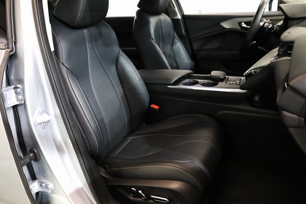 Vehicle image 13 of 27