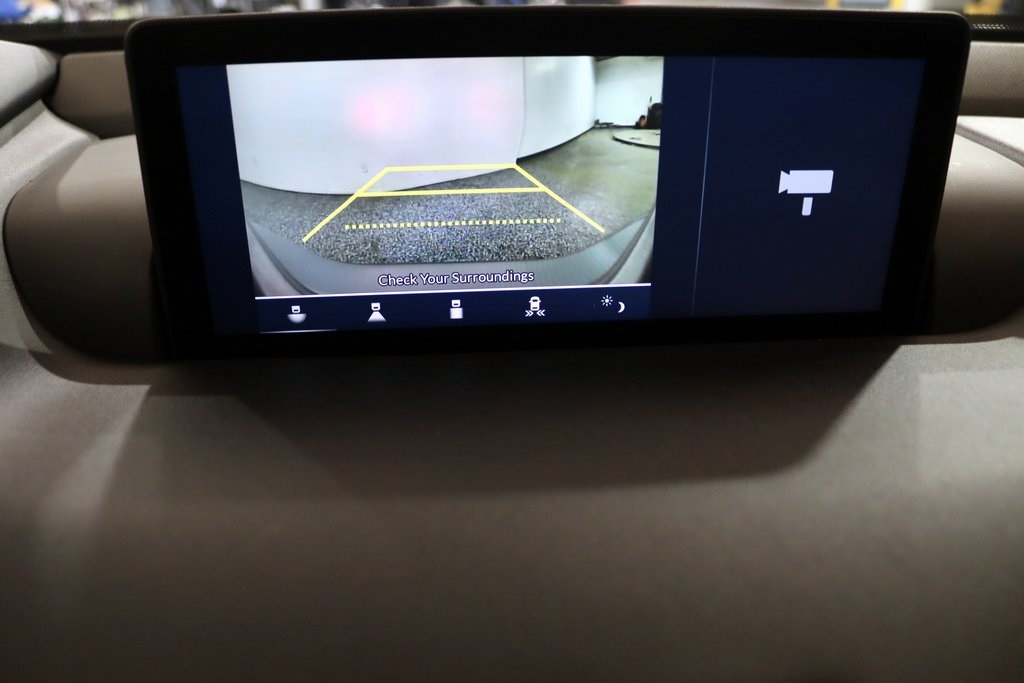 Vehicle image 20 of 27
