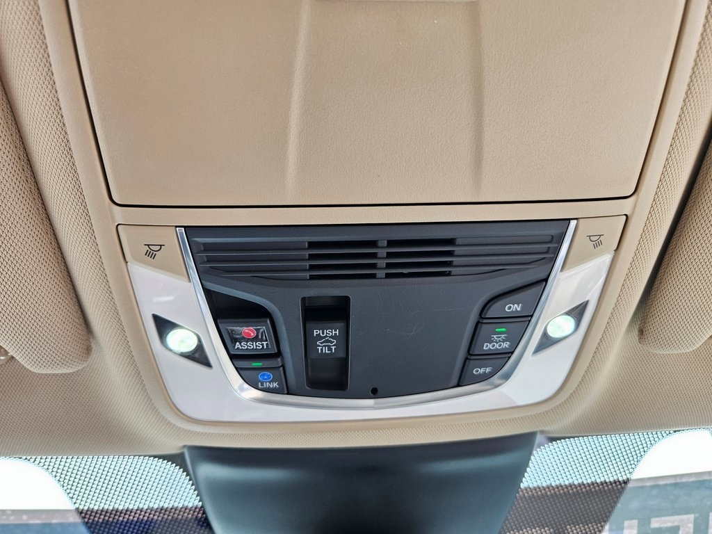 Vehicle image 22 of 35