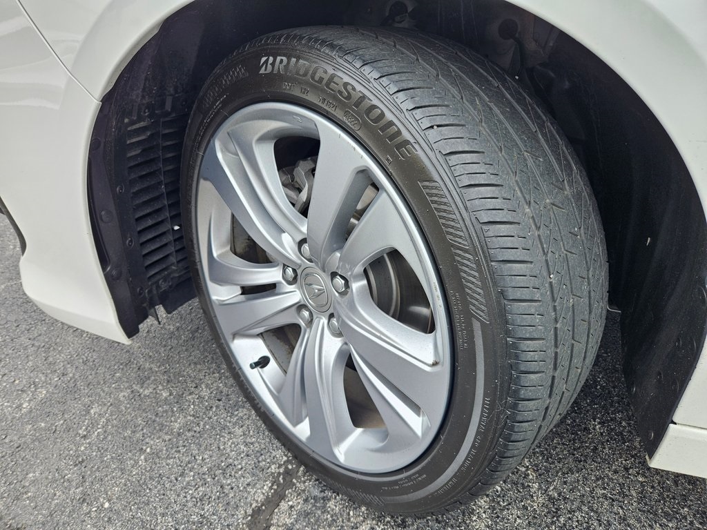 Vehicle image 20 of 35