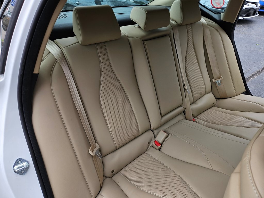 Vehicle image 12 of 35