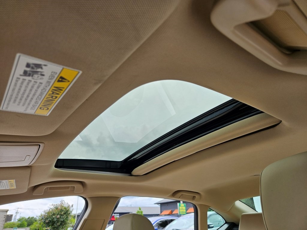 Vehicle image 21 of 35