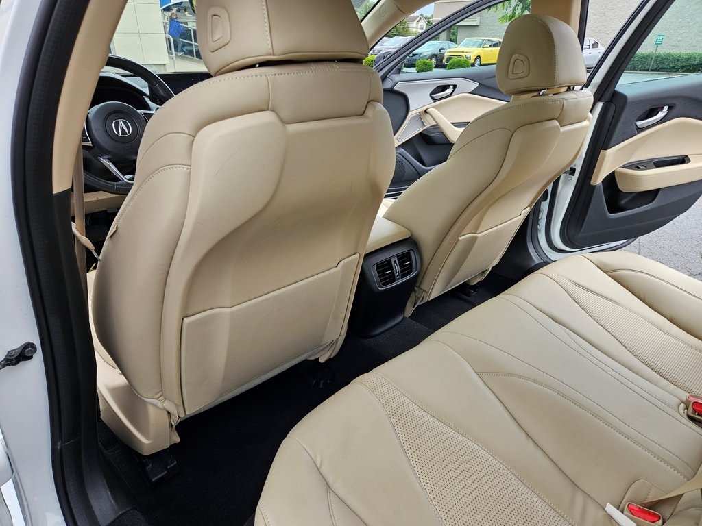 Vehicle image 14 of 35