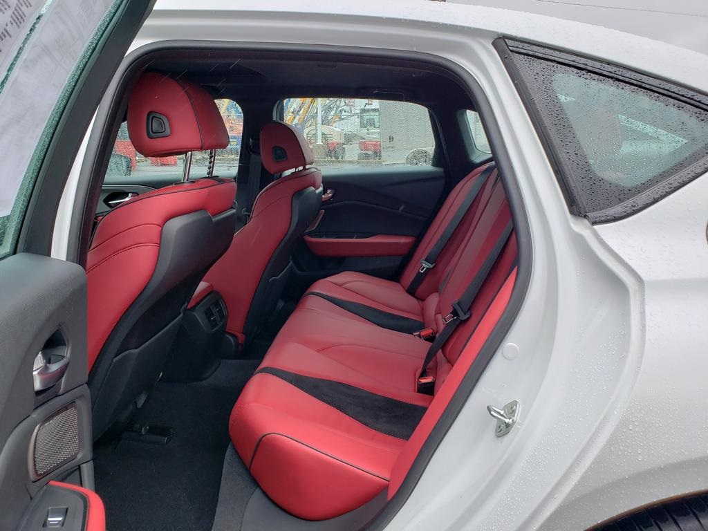 Vehicle image 11 of 27