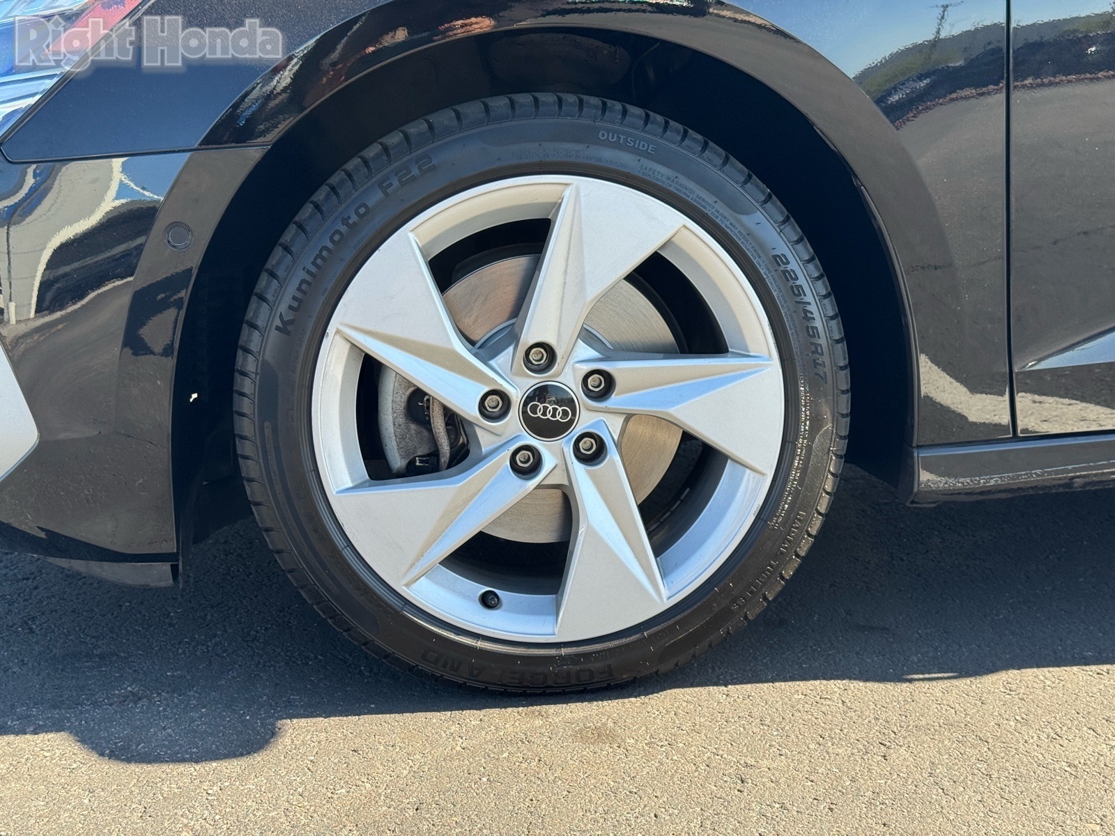 Vehicle image 11 of 31