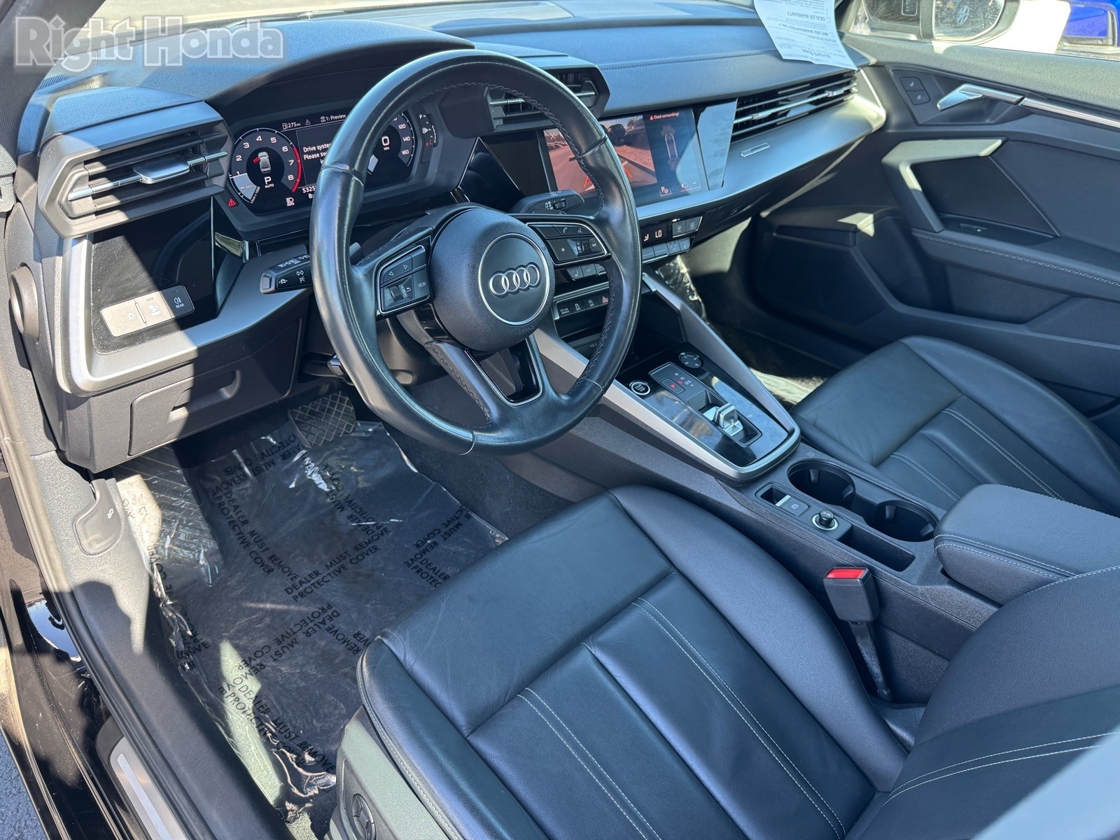 Vehicle image 15 of 31
