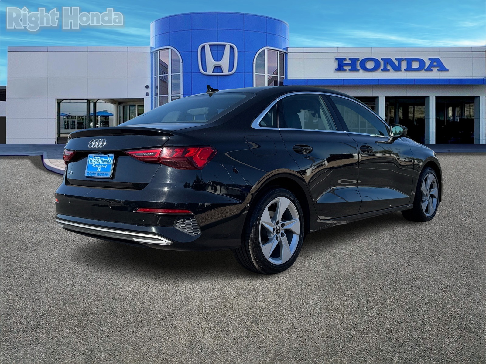 Vehicle image 6 of 31