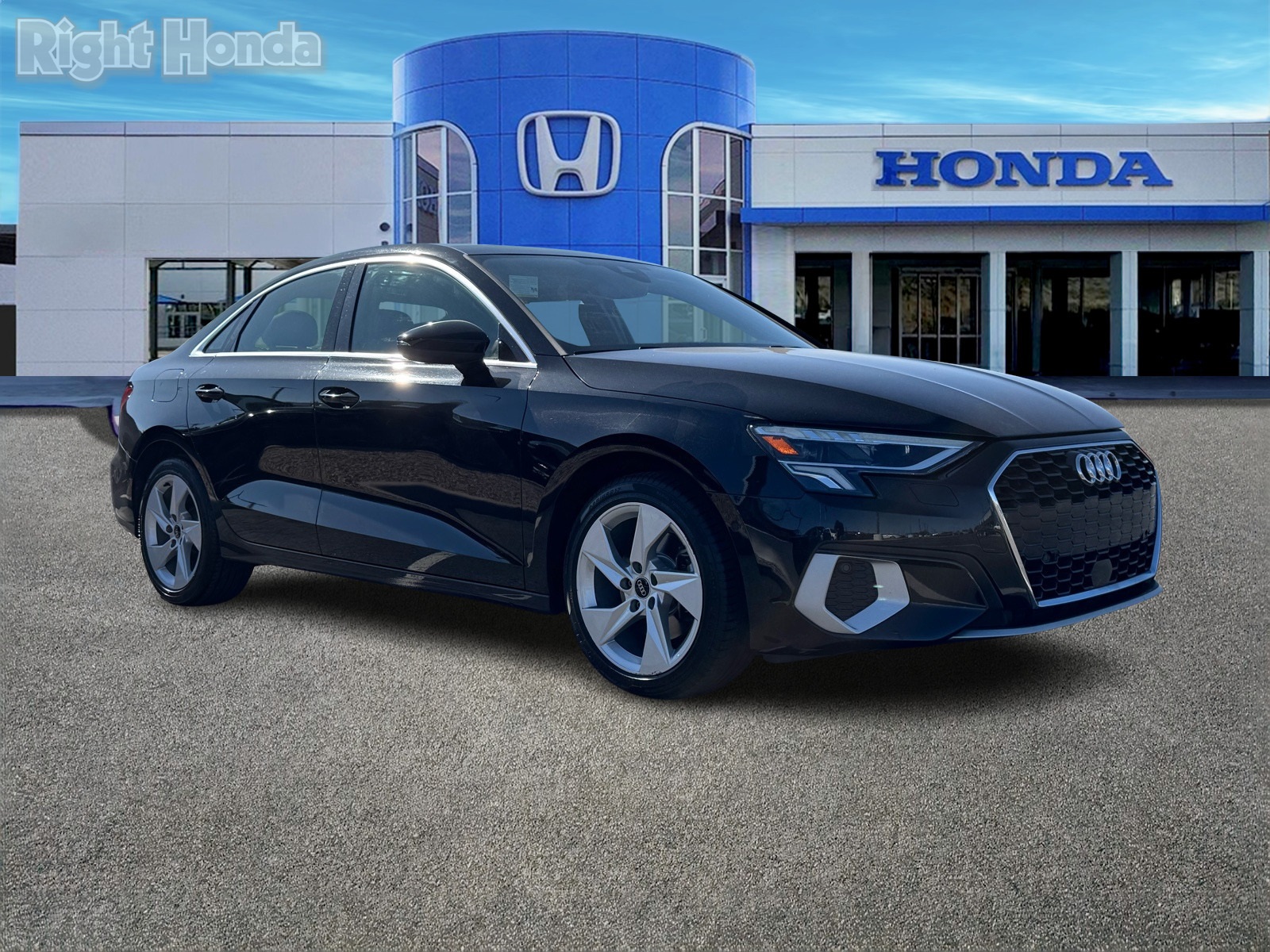 Vehicle image 4 of 31