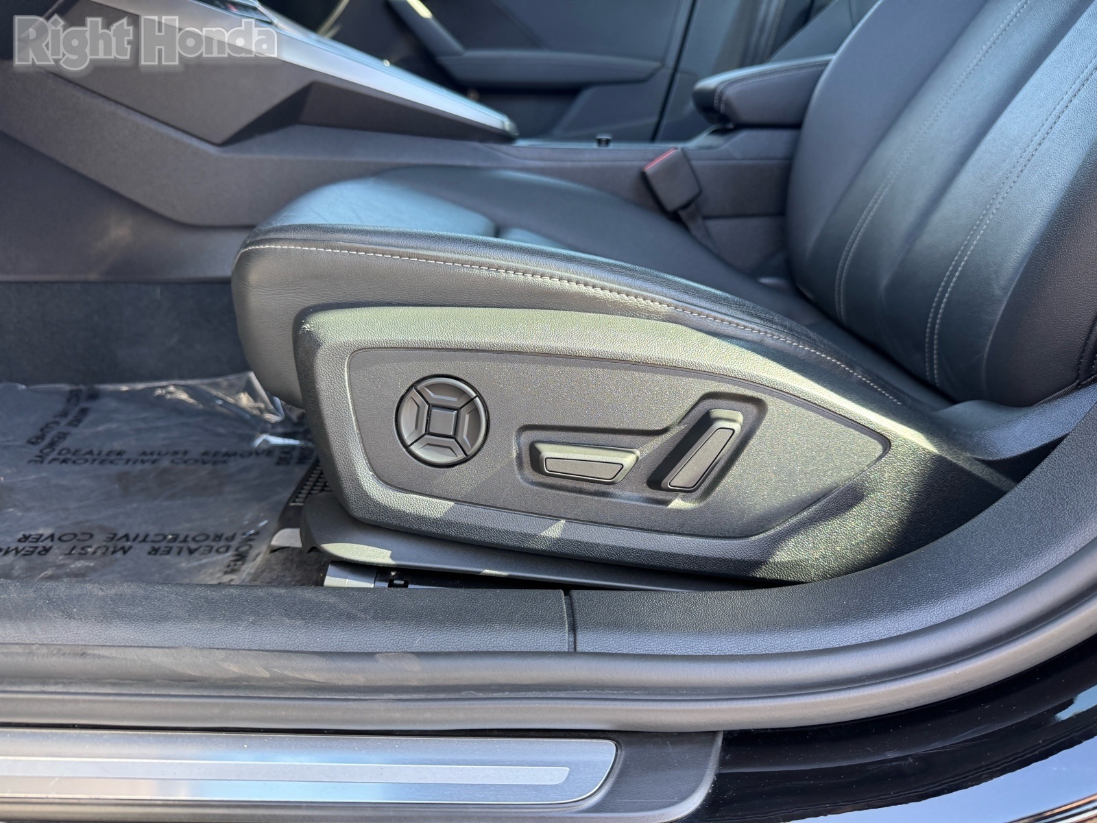 Vehicle image 29 of 31