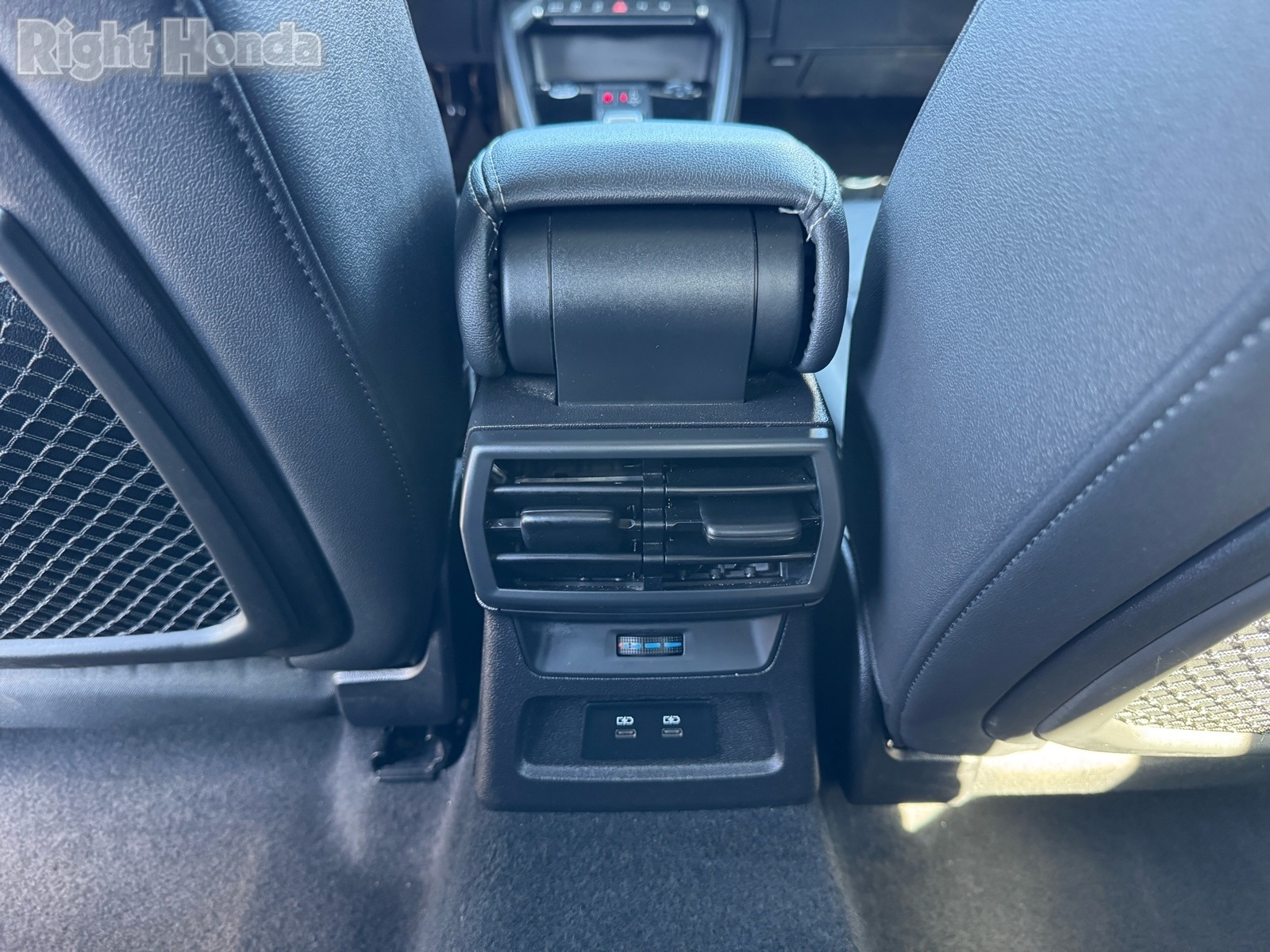 Vehicle image 21 of 31