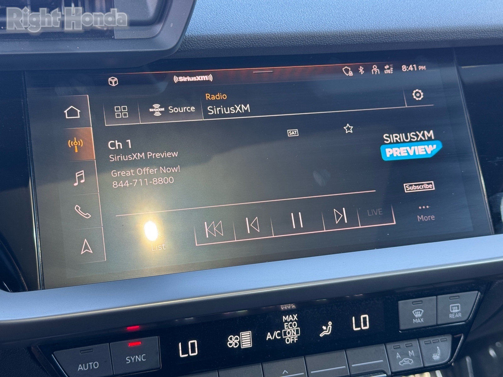 Vehicle image 17 of 31