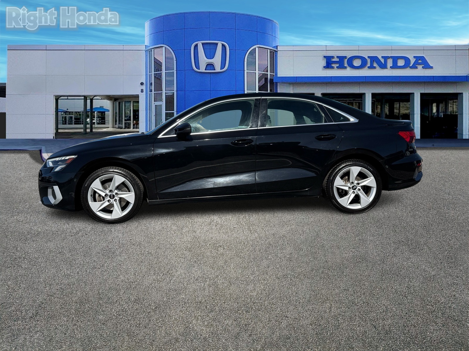 Vehicle image 9 of 31