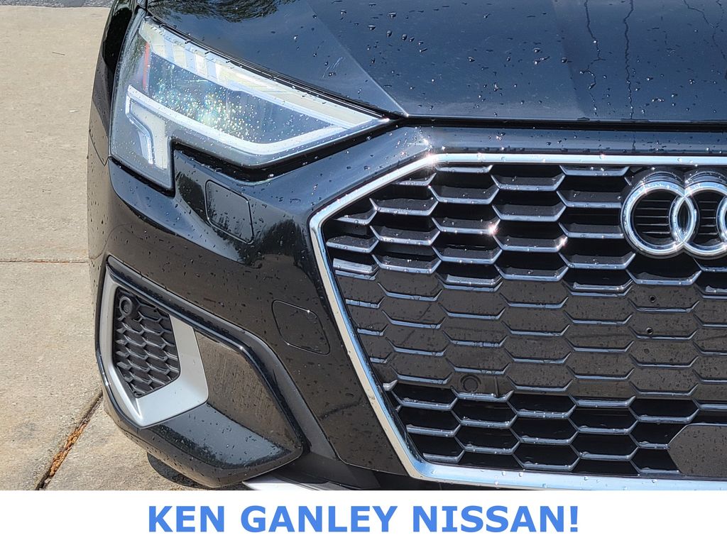 Vehicle image 10 of 52