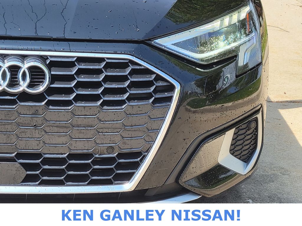 Vehicle image 11 of 52