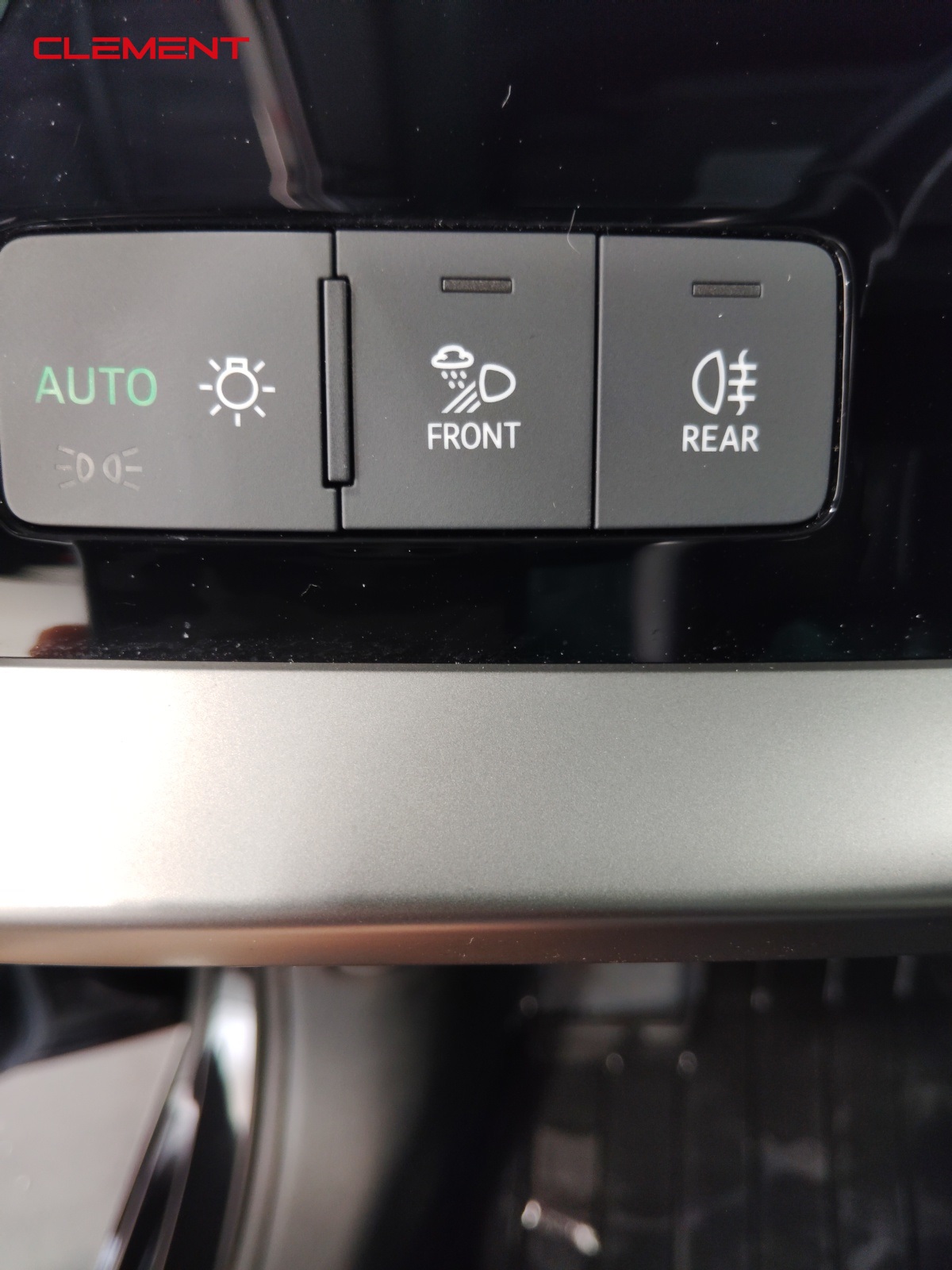 Vehicle image 17 of 59