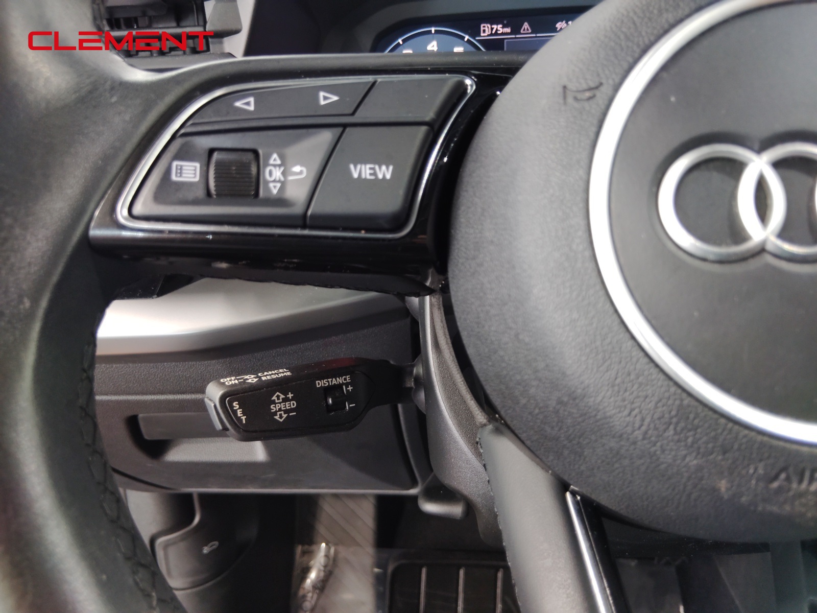 Vehicle image 11 of 59