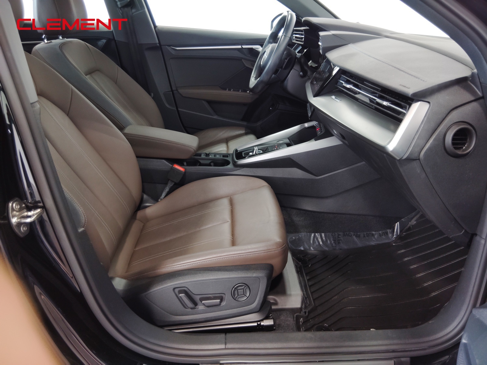 Vehicle image 41 of 59