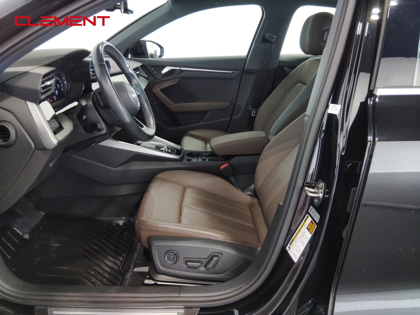 Vehicle image 27 of 59