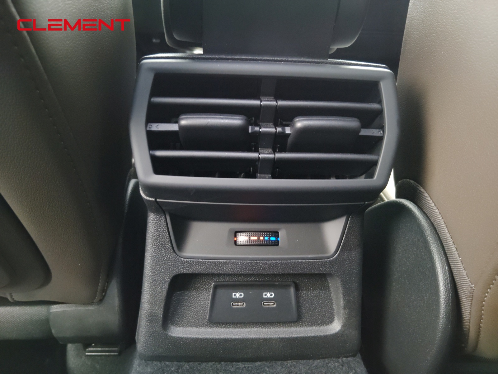 Vehicle image 34 of 59
