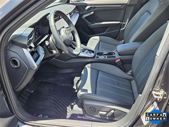 Vehicle image 19 of 42