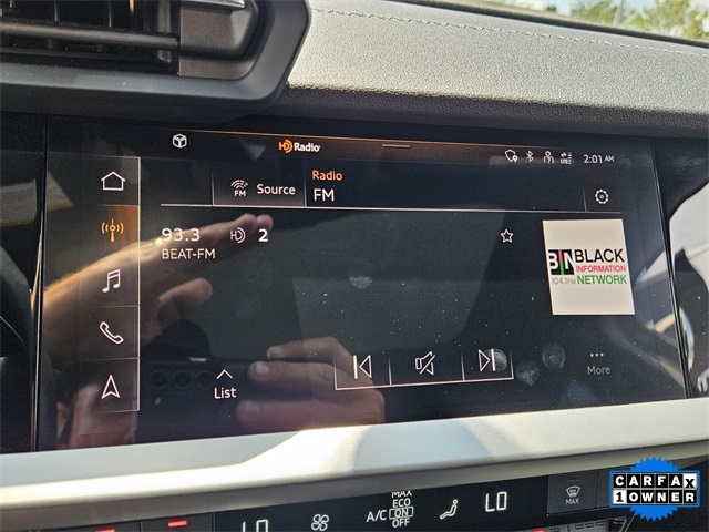 Vehicle image 26 of 42